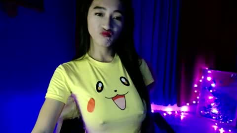 Snapshot of lovelypetite143 chatting on March 21, 4:28 am lovelypetite143 online show from March 21, 4:28 am
