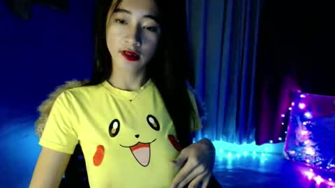 Snapshot of lovelypetite143 chatting on March 23, 5:33 am lovelypetite143 online show from March 23, 5:33 am