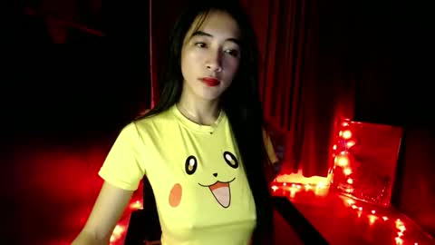 Snapshot of lovelypetite143 chatting on April 6, 5:30 am lovelypetite143 online show from April 6, 5:30 am