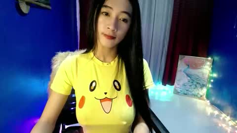 Snapshot of lovelypetite143 chatting on April 15, 2:24 pm lovelypetite143 online show from April 15, 2:24 pm