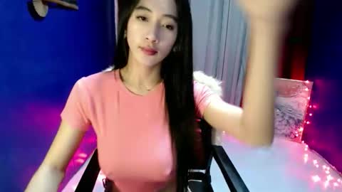 Snapshot of lovelypetite143 chatting on April 16, 3:57 pm lovelypetite143 online show from April 16, 3:57 pm