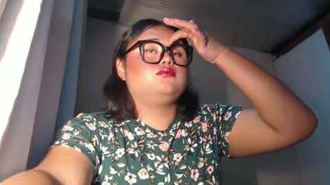 Snapshot of lovelypinaychubsx chatting on December 28, 7:22 pm lovely online show from December 28, 7:22 pm