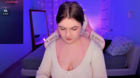 Julia  online show from December 3, 8:23 am