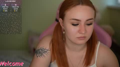 Snapshot of lovelyybell chatting on November 12, 9:10 am B E L L online show from November 12, 9:10 am