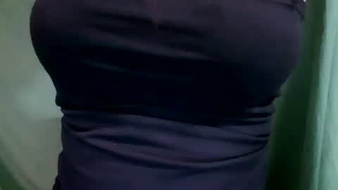 Snapshot of lovemae352295 chatting on December 10, 12:49 pm lovemae352295 online show from December 10, 12:49 pm