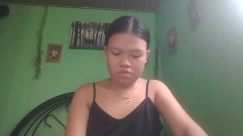 Snapshot of lovemae352295 chatting on November 24, 6:35 am lovemae352295 online show from November 24, 6:35 am