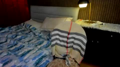 Snapshot of lovemarie19x chatting on January 20, 6:53 am pauleen online show from January 20, 6:53 am