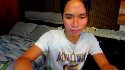 Snapshot of lovemarie19x chatting on January 21, 8:41 am pauleen online show from January 21, 8:41 am