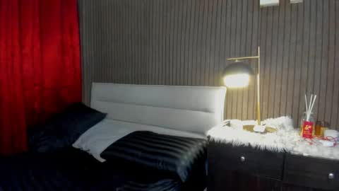 Snapshot of lovemarie19x chatting on February 8, 4:03 am pauleen online show from February 8, 4:03 am