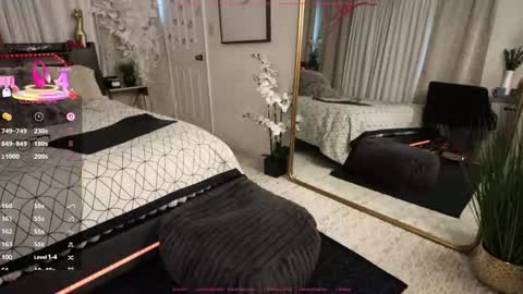 Snapshot of lovemoscarlett chatting on February 21, 1:55 pm Scarlett online show from February 21, 1:55 pm