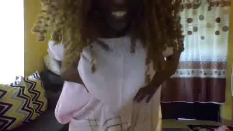 Snapshot of lover_birds chatting on December 1, 1:16 pm lovers online show from December 1, 1:16 pm