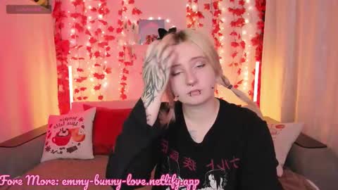 Snapshot of lover_emmy chatting on September 19, 3:34 pm Emmy online show from September 19, 3:34 pm