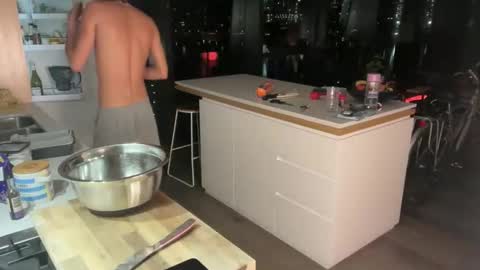 Leo Loves online show from February 15, 11:52 am