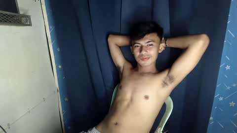 Snapshot of lovetosuckxox chatting on February 12, 11:07 am lovetosuckxox online show from February 12, 11:07 am