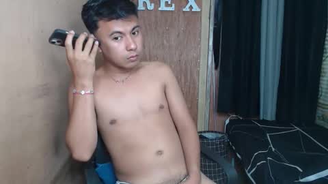 lovetosuckxox online show from April 17, 2:31 pm