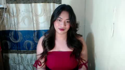 Snapshot of loveyoureign06 chatting on January 24, 1:03 am Ryn online show from January 24, 1:03 am