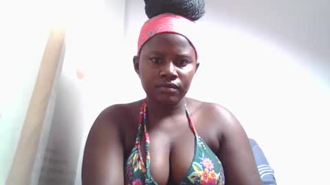 lovie_paula online show from October 21, 1:01 pm