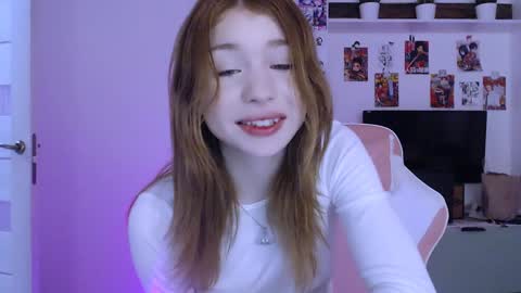 Snapshot of lower_angel chatting on December 3, 12:24 am Loly online show from December 3, 12:24 am