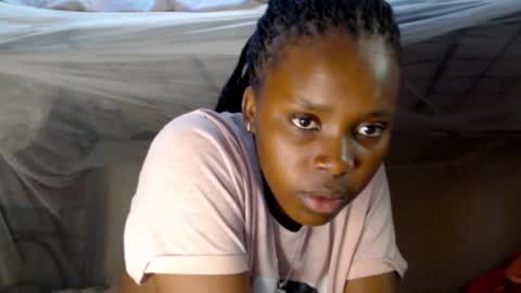 Snapshot of loyalcutick chatting on January 19, 6:53 am loyalcutic online show from January 19, 6:53 am