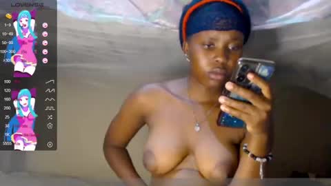 Snapshot of loyalcutick chatting on February 14, 6:34 am loyalcutic online show from February 14, 6:34 am