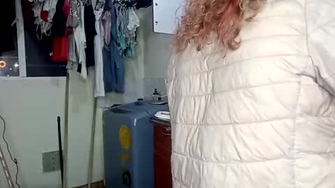 Snapshot of luana363 chatting on December 18, 3:04 am luana363 online show from December 18, 3:04 am