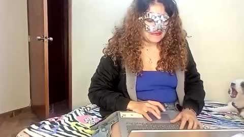 Snapshot of luana363 chatting on September 22, 1:40 am luana363 online show from September 22, 1:40 am