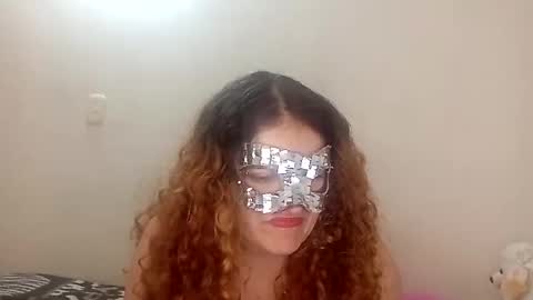 Snapshot of luana363 chatting on October 5, 7:56 pm luana363 online show from October 5, 7:56 pm