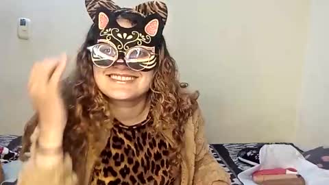 Snapshot of luana363 chatting on November 20, 2:01 am luana363 online show from November 20, 2:01 am