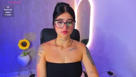Snapshot of luanabonasx chatting on October 1, 12:00 pm Luana online show from October 1, 12:00 pm