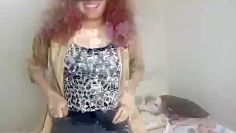 Snapshot of luanapowerful chatting on December 13, 6:00 am luanapowerful online show from December 13, 6:00 am