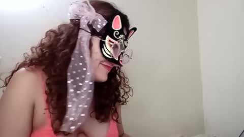 Snapshot of luanapowerful chatting on February 12, 3:51 am luanapowerful online show from February 12, 3:51 am