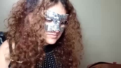 Snapshot of luanapowerful chatting on February 20, 1:57 am luanapowerful online show from February 20, 1:57 am