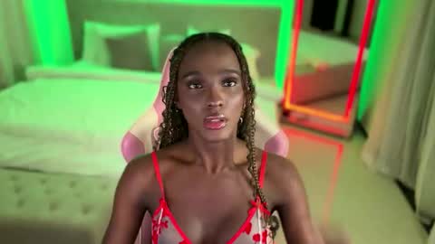 IG luana orq online show from December 23, 8:23 am