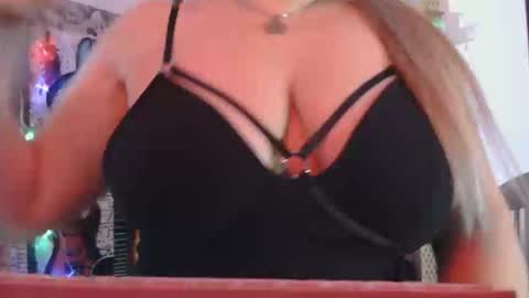 luanna837 online show from May 24, 4:12 pm