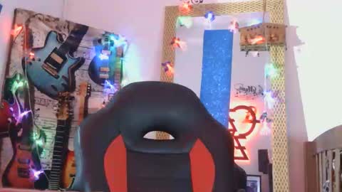 luanna837 online show from June 2, 10:34 pm