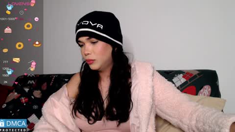 luara_ online show from January 9, 2:07 pm