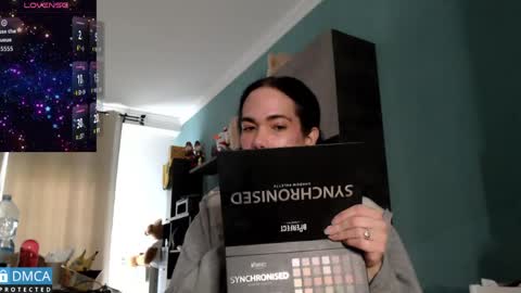 luara_ online show from April 14, 7:58 am