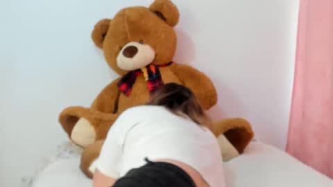 Snapshot of luara__01__lecat_1 chatting on October 24, 7:10 pm luara__01__lecat_1 online show from October 24, 7:10 pm