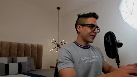 luca_morettii online show from September 11, 12:16 pm