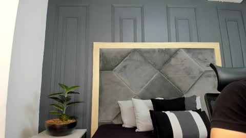 luca_morettii online show from November 12, 12:16 pm