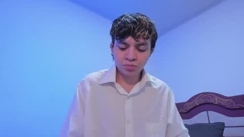 Snapshot of lucaas_king chatting on December 9, 3:33 pm Lukas online show from December 9, 3:33 pm