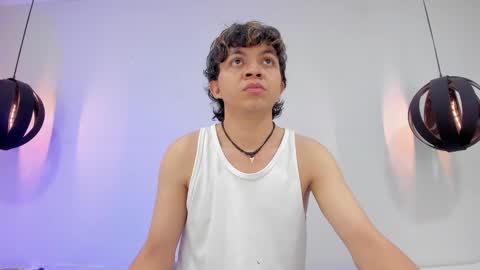Snapshot of lucaas_king chatting on January 7, 11:16 am Lukas online show from January 7, 11:16 am