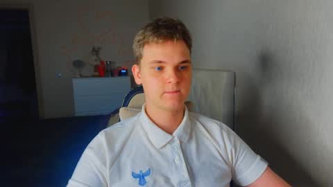 Lucas Gill online show from December 15, 5:23 am