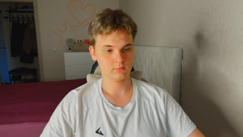 Lucas Gill online show from March 28, 2:44 am