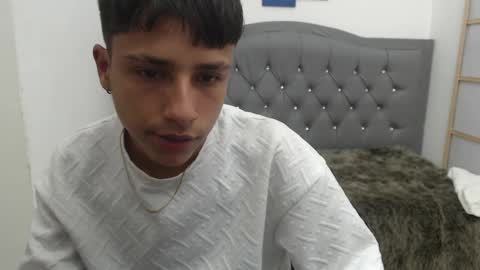 Snapshot of lucas_rivass chatting on November 11, 10:43 pm LUCAS RIVAS online show from November 11, 10:43 pm