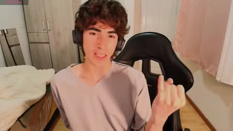 lucas_xo online show from September 13, 4:23 am