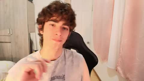 lucas_xo online show from September 23, 11:30 pm