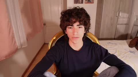 lucas_xo online show from November 6, 7:20 am