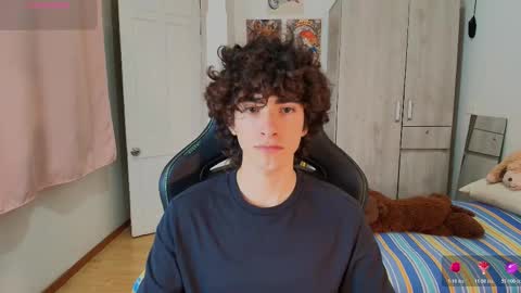 lucas_xo online show from December 14, 1:11 am