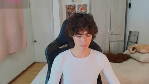 lucas_xo online show from December 20, 5:03 am